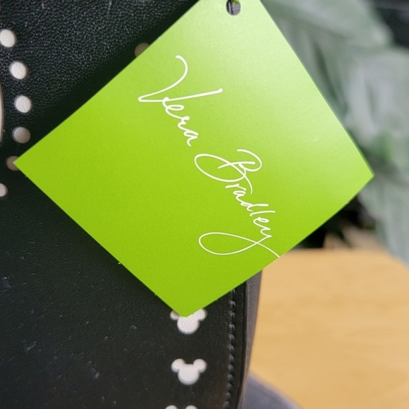 VERA BRADLEY & DISNEY  Black and White Women's Crossbody Bag. NWT* - Picture 2 of 9